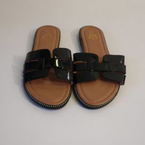 NWOT Womens Cink Me Black Embossed Leather Flat Slides Sz 41 EUR/US 11 *